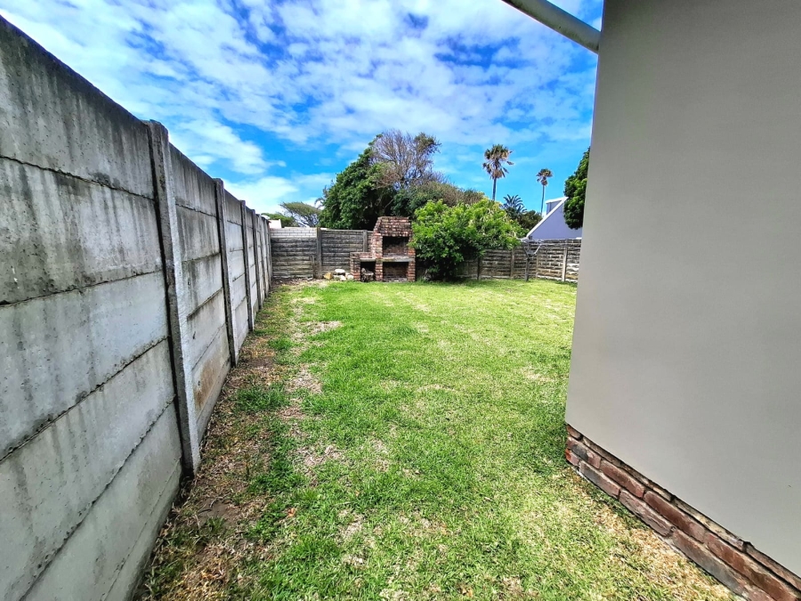 6 Bedroom Property for Sale in Gonubie Eastern Cape